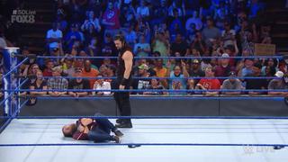¡Sin piedad! Roman Reigns no le creyó a Daniel Bryan y lo recibió en el ring con una potente lanza [VIDEO]