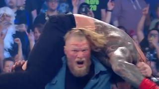 WWE: Brock Lesnar sorprendió con su regreso y atacó a Roman Reigns