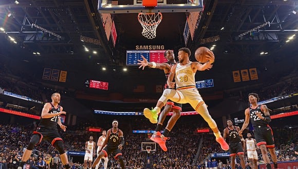 Los mejores basquetbolistas de la NBA podrían ver reducidos sus salarios a causa del coronavirus. (Foto: Getty Images)
