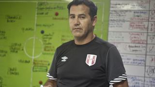 Daniel Ahmed 'espía' a Paraguay: técnico de la bicolor llegó al estadio para analizar a su próximo rival
