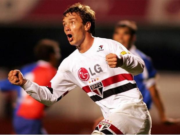 Diego Lugano jugó en el Sao Paulo, donde ganó la Libertadores y el Mundial de Clubes. 