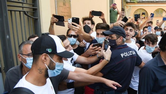 Luis Suárez aprobó con éxito su prueba para obtener el pasaporte italiano. (Foto: EFE)