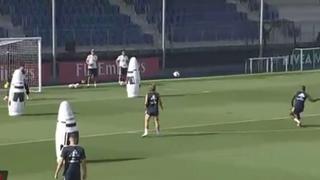 Casi al ángulo: Vinicius Junior le metió un golazo a Courtois en entrenamiento [VIDEO]