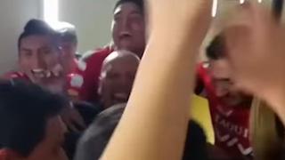 Alegría pura: el efusivo festejo de Mosquera con sus jugadores de Wilstermann tras hazaña copera [VIDEO]