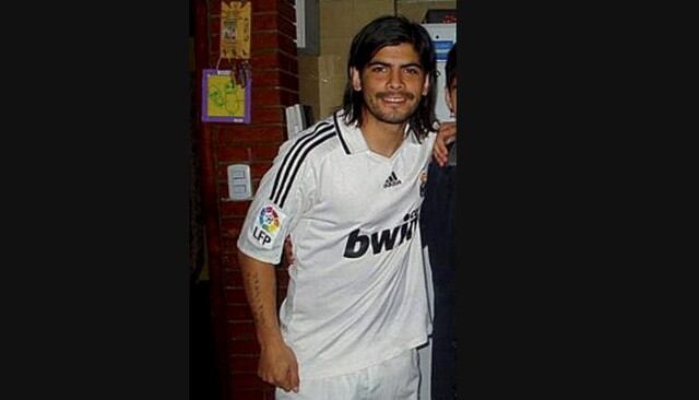 Ever Banega vistiendo la del Real Madrid.