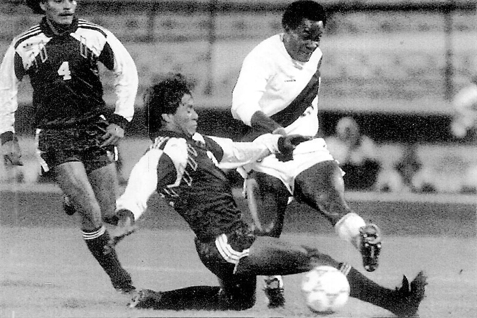 La mayor goleada en estos enfrentamientos ocurrió en la edición de la Copa América de 1991, que se disputó en Chile. El cuadro bicolor se impuso por 5 a 1 en el partido, con goles de Eugenio La Rosa (9’ y 55’), Roberto Carvallo (21’) en propia puerta, José del Solar (58’) y Jorge Hirano (62’).