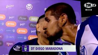 Respeto ante todo: el beso entre Abram y Maradona tras el Vélez vs. Gimnasia por Superliga Argentina