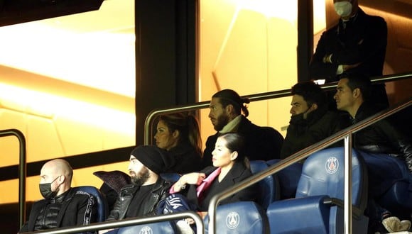 Sergio Ramos vio el PSG-Madrid desde la grada. (Foto: EFE)
