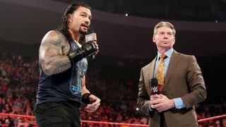 ¿Está contra la pared? Vince McMahon habría mandado aRoman Reigns a Raw por presiones de laNBC Universal y de la Fox
