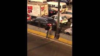 La locura de River y Flamengo: personas tuvieron que caminar hasta el aeropuerto ante la llegada [VIDEO]