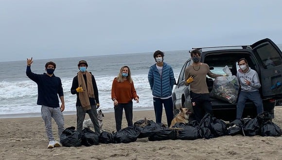 Tablistas peruanos se reunieron para limpiar la playa La Encantada de Chorrillos. (Difusión)