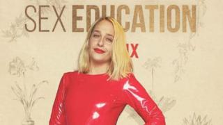 Quién es la actriz que interpreta a la nueva directora de “Sex Education”