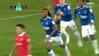 Error imperdonable de Casemiro: golazo de Iwobi para el 1-0 del Everton vs. Manchester United
