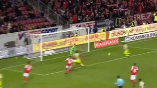 Faltó la punta: Claudio Pizarro falló el empate de Colonia en el último minuto contra Mainz