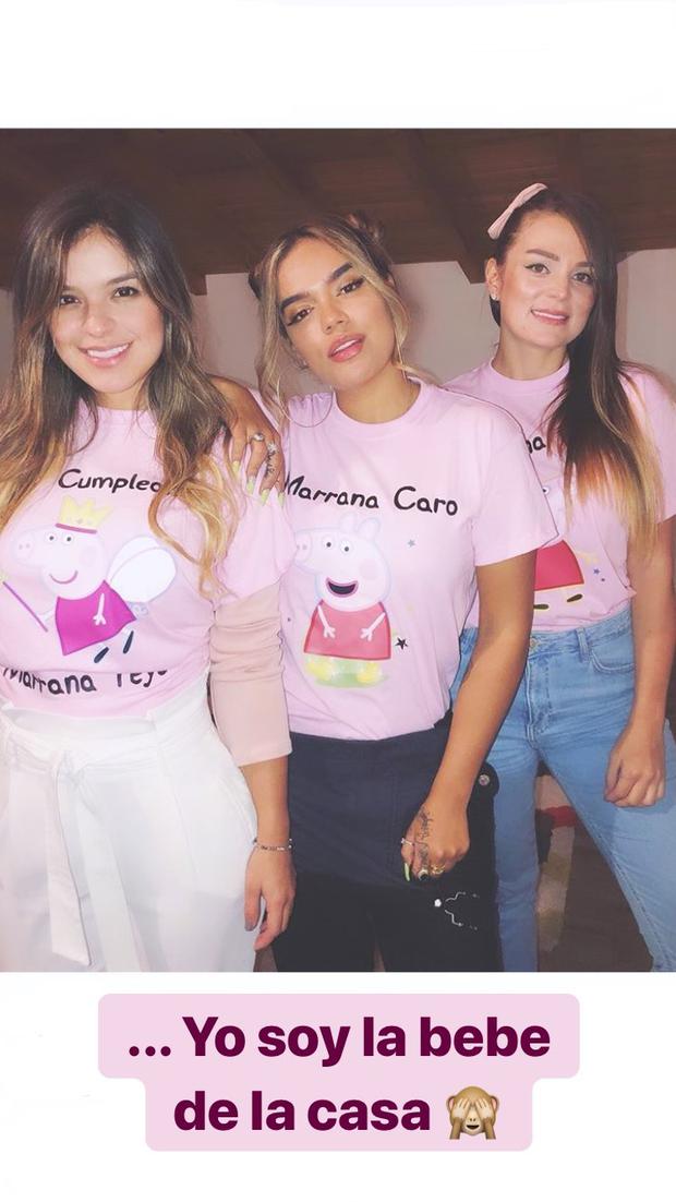 Karol G presentó a sus hermanas en sus redes sociales. (Foto: Instagram)