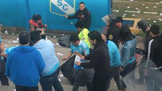 Ejemplo en las tribunas:hinchas de Cristal limpiaron el estadio tras celebrar el título