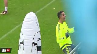 Cristiano Ronaldo se volvió loco al hacerle un huachón a Raphael Varane