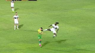 ‘Adebayor Lee’: el togolés vio la roja con Olimpia ante Defensa y Justicia por esta brutal patada [VIDEO]