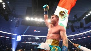 Por una buena causa: ‘Canelo’ Álvarez sorprendió manejando un enorme tráiler por las calles de México