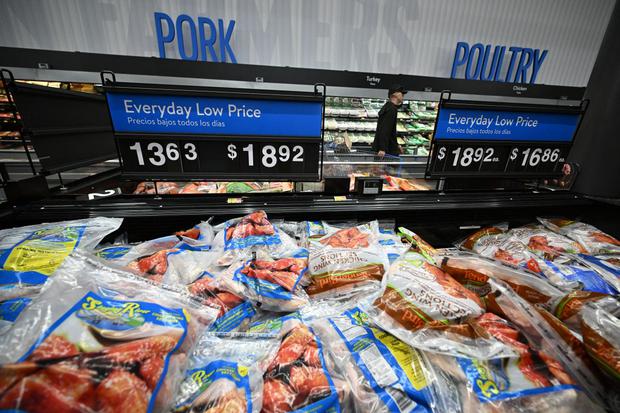 Supermercados Walmart dará bolsas para empacar carnes, frutas y verduras (Foto: AFP)