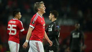 Mourinho ganó: Manchester United rescindió contrato de Bastian Schweinsteiger