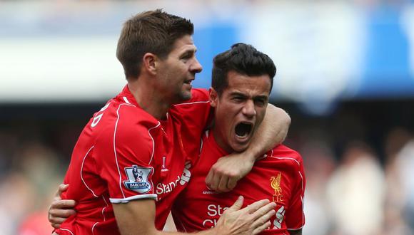 Coutinho y Gerrard coincidieron como compañeros en el Liverpool. (Foto: AFP)