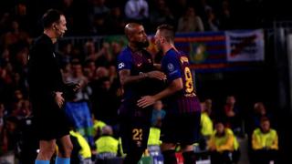 Habla el pueblo: Arturo Vidal fue pifiado por hinchas del Barcelona al ingresar por Arthur [VIDEO]