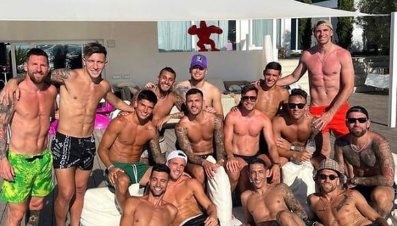 Lionel Messi y la fotografía con la Selección Argentina en Ibiza. (Captura: Instagram)