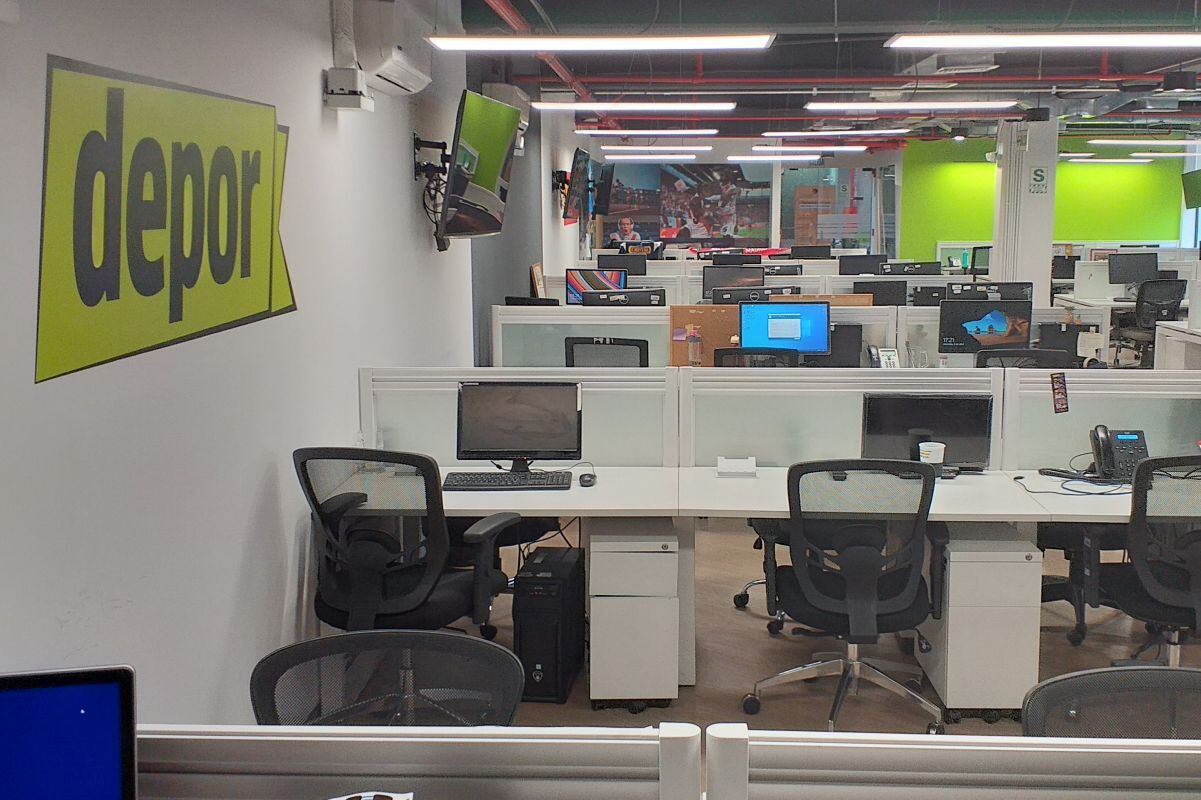 La redacción por estos días. La imagen es de Francisco Neyra, quien, junto al equipo de fotografía, continúa al pie del cañón.