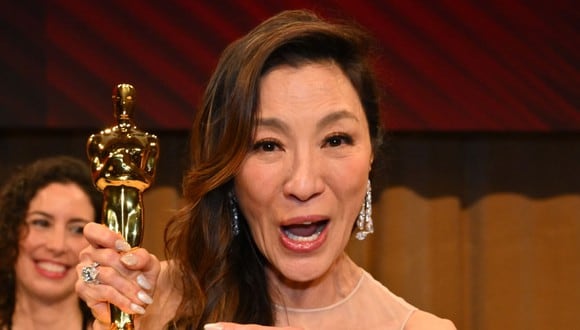 Michelle Yeoh fue nominada como mejor actriz en los Premios Oscar y ganó una estatuilla dorada (Foto: AFP)