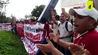Universitario de Deportes: Hinchas marchan en contra de Gremco