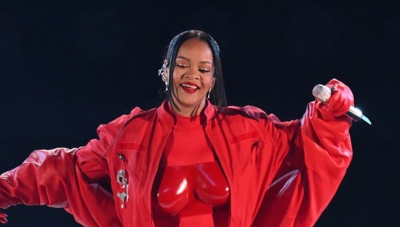 Rihanna en el show de medio tiempo del Super Bowl (Foto: AFP)