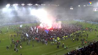 Una locura total: hinchas del Malmo invadieron el campo de juego para festejar título