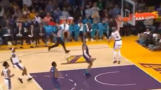 Fue más vivo: Alex Caruso robó el balón y anotó un tremendo punto para Los Angeles Lakers [VIDEO]