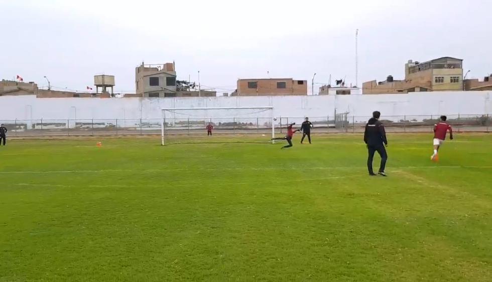 Universitario de Deportes entrenó en el estadio Segundo Arana Torres de Huacho. (@Universitario)