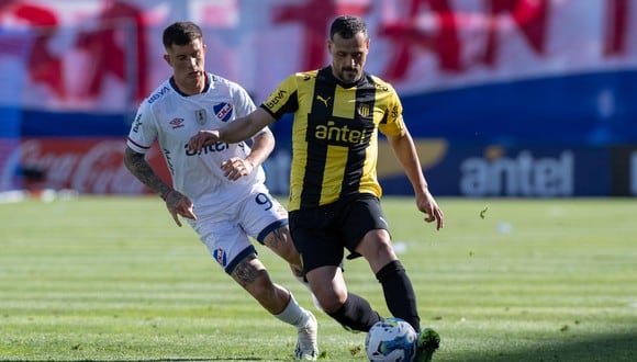Peñarol igualó 2-2 con Nacional por el Campeonato Uruguayo. (Foto: EFE)