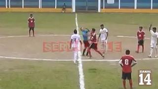 Árbitro fue agredido brutalmente en fútbol guatemalteco (VIDEO)