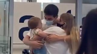 Emotivo momento: futbolista uruguayo volvió a ver a su familia tras dejar Ucrania [VIDEO]