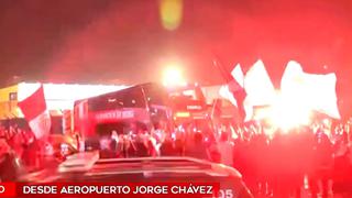 Así fue el conmovedor recibimiento de los hinchas a la Selección Peruana en el aeropuerto Jorge Chávez