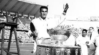 Alejandro Olmedo: Un día como hoy hace 62 años, ganaba el Campeonato de Wimbledon