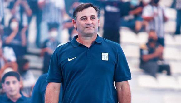 Carlos Bustos es el actual entrenador de Alianza Lima. (Foto: Prensa Alianza Lima)