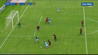 Christopher Olivares intentó marcar un gol de ‘taco’ y se lo falló debajo del arco [VIDEO]