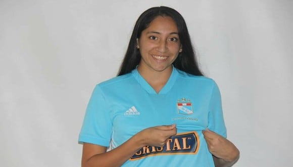 Sara Arévalo tiene 23 años y es arquera de Sporting Cristal.
