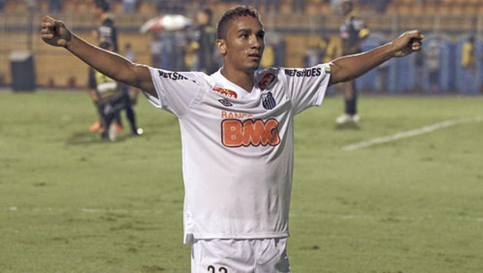 Danilo, ahora en el City, era el lateral derecho del Santos.