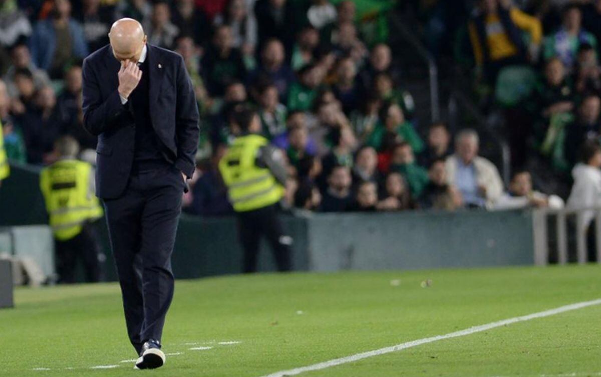 Zinedine Zidane analizó el partido del Real Madrid tras caer como visitante ante el Betis. (Foto: Agencias)