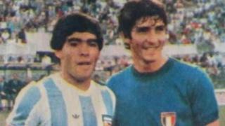 “Lloró como un bebé”: viuda de Rossi reveló que a Paolo le afectó mucho la muerte de Maradona