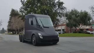 Así de rápido acelera el camión eléctrico de Tesla en la calle | Youtube