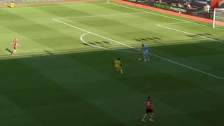 Para qué te traje: el ‘blooper’ del portero del Southampton  ante Arsenal para el gol de Nketiah por la Premier [VIDEO]