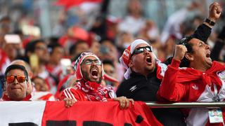 Hinchas de Perú opacaron a los de Alemania y Suecia en su partido en Sochi [VIDEO]