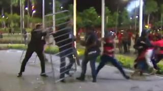 Duras imágenes: hinchas de Flamengo e Independiente protagonizaron violenta pelea [VIDEO]